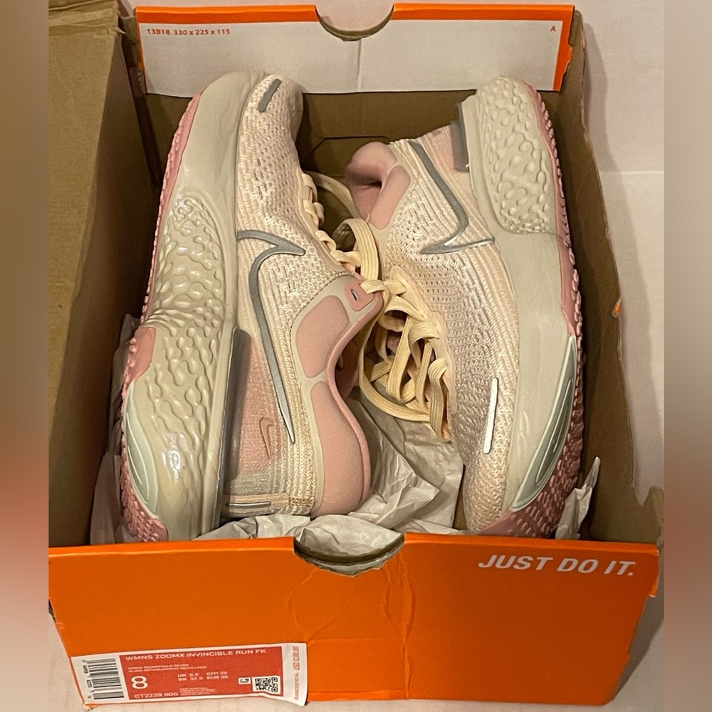 Nike ZoomX Invincible Run Flyknit - Women’s 8 - Guava Ice - NIB